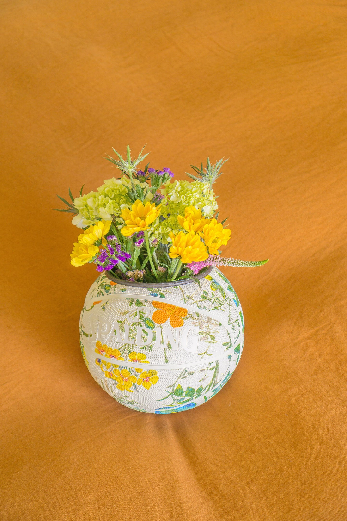 plntrs - Spalding Floral Urban Outfitters Exclusive Basketball Planter with stand (full size)