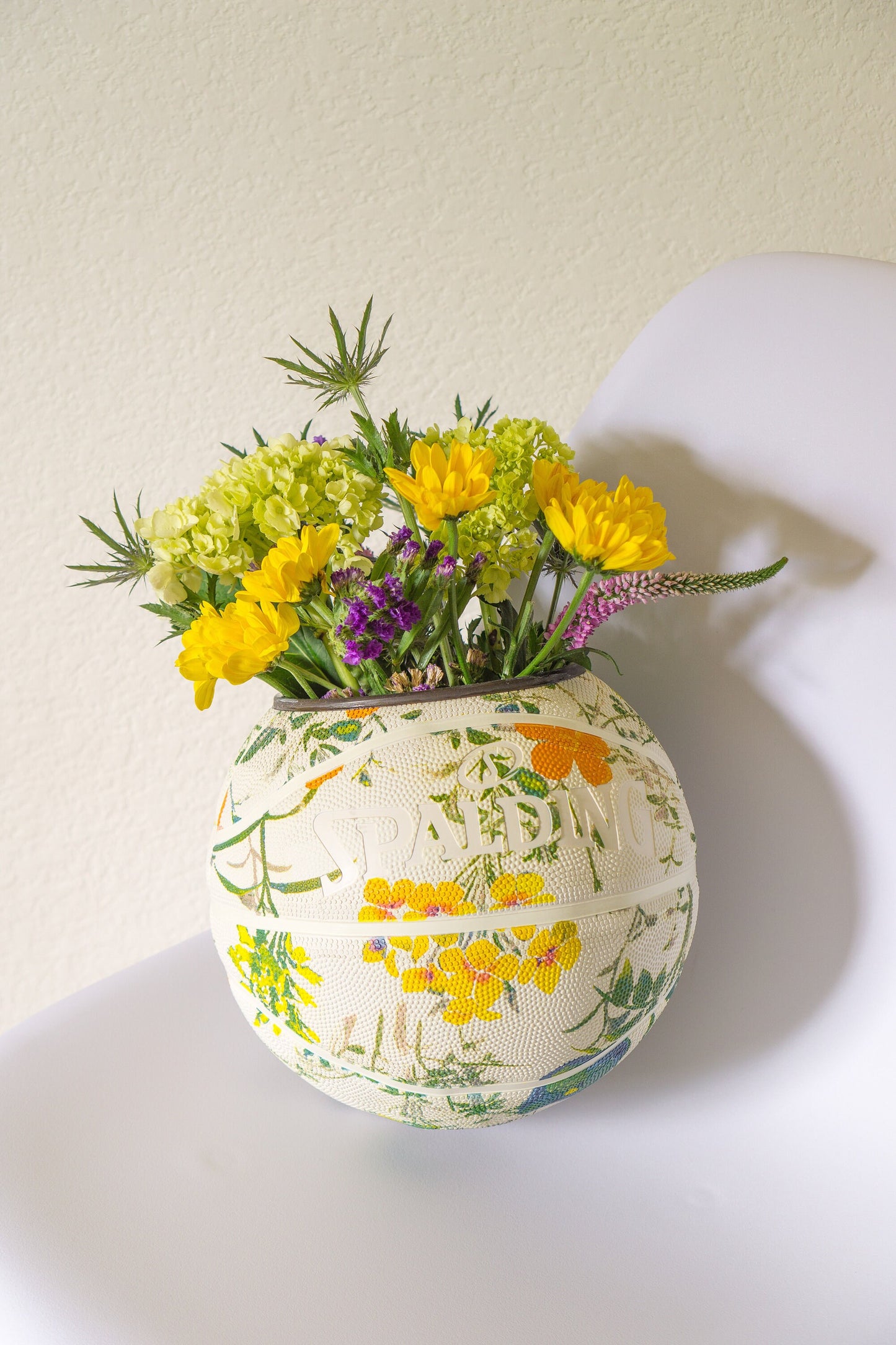 plntrs - Spalding Floral Urban Outfitters Exclusive Basketball Planter with stand (full size)