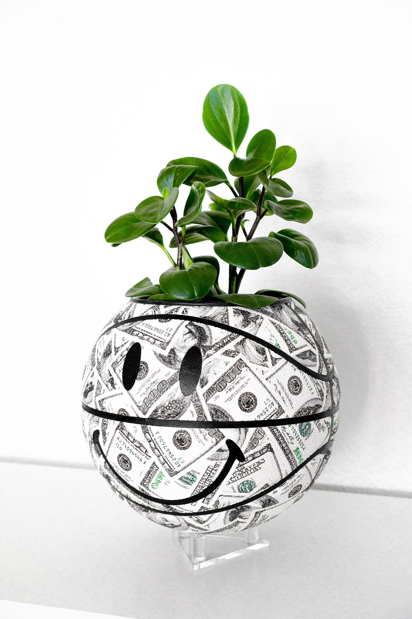 plntrs - Chinatown Market Smiley Face Money Basketball Planter FULL SIZE - new ball with stand