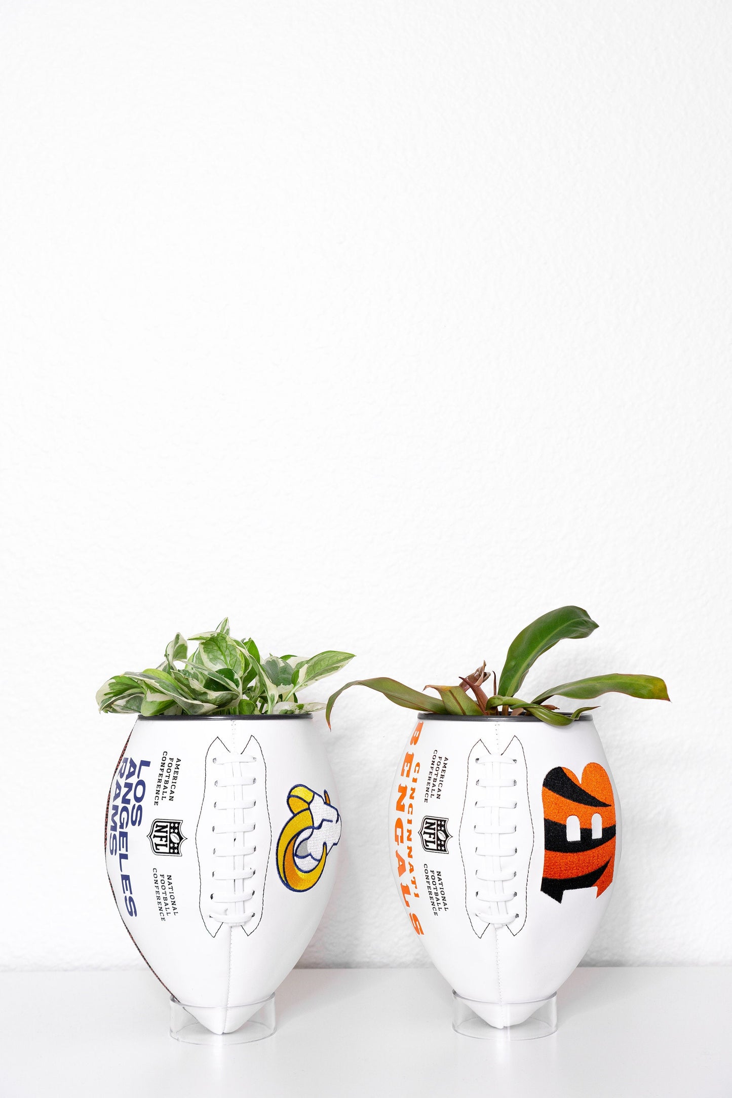 plntrs - NFL Rams Team Wilson Football planter Playoffs superbowl - with stand