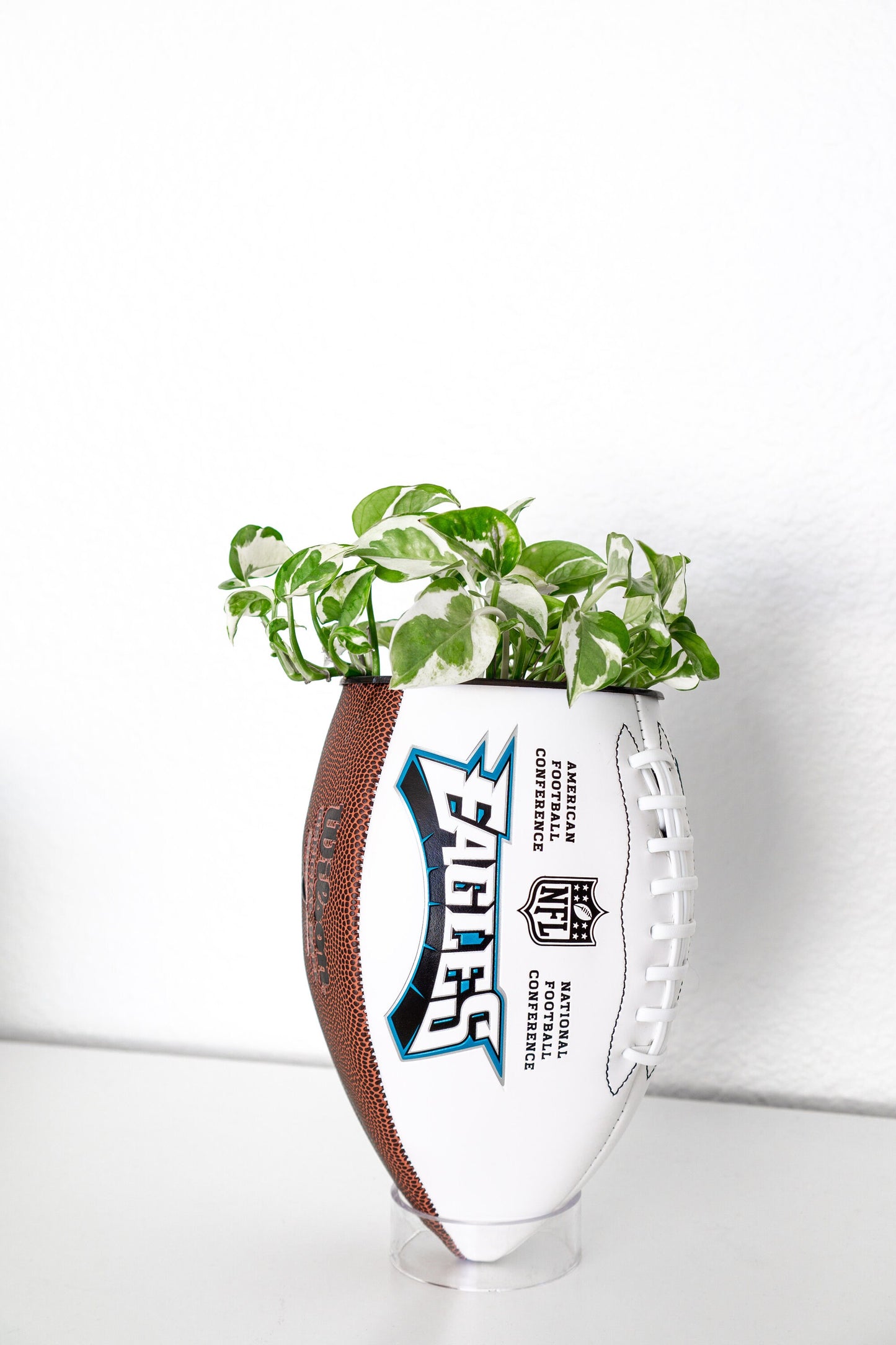 plntrs - NFL Eagles Team Wilson Football planter Playoffs superbowl - with stand