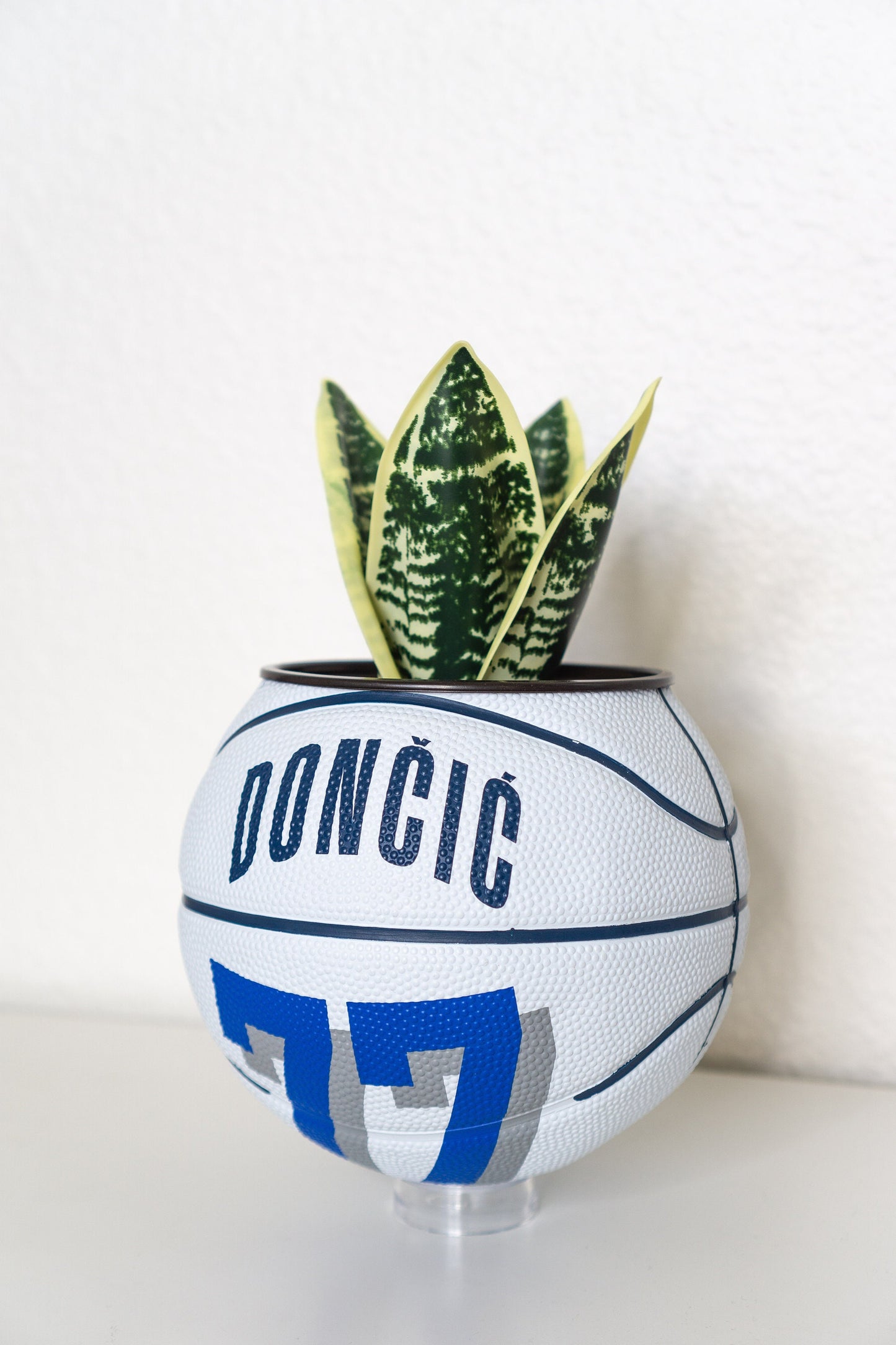 plntrs - Luka Doncic Lakers Mini Basketball Planter - new ball with stand