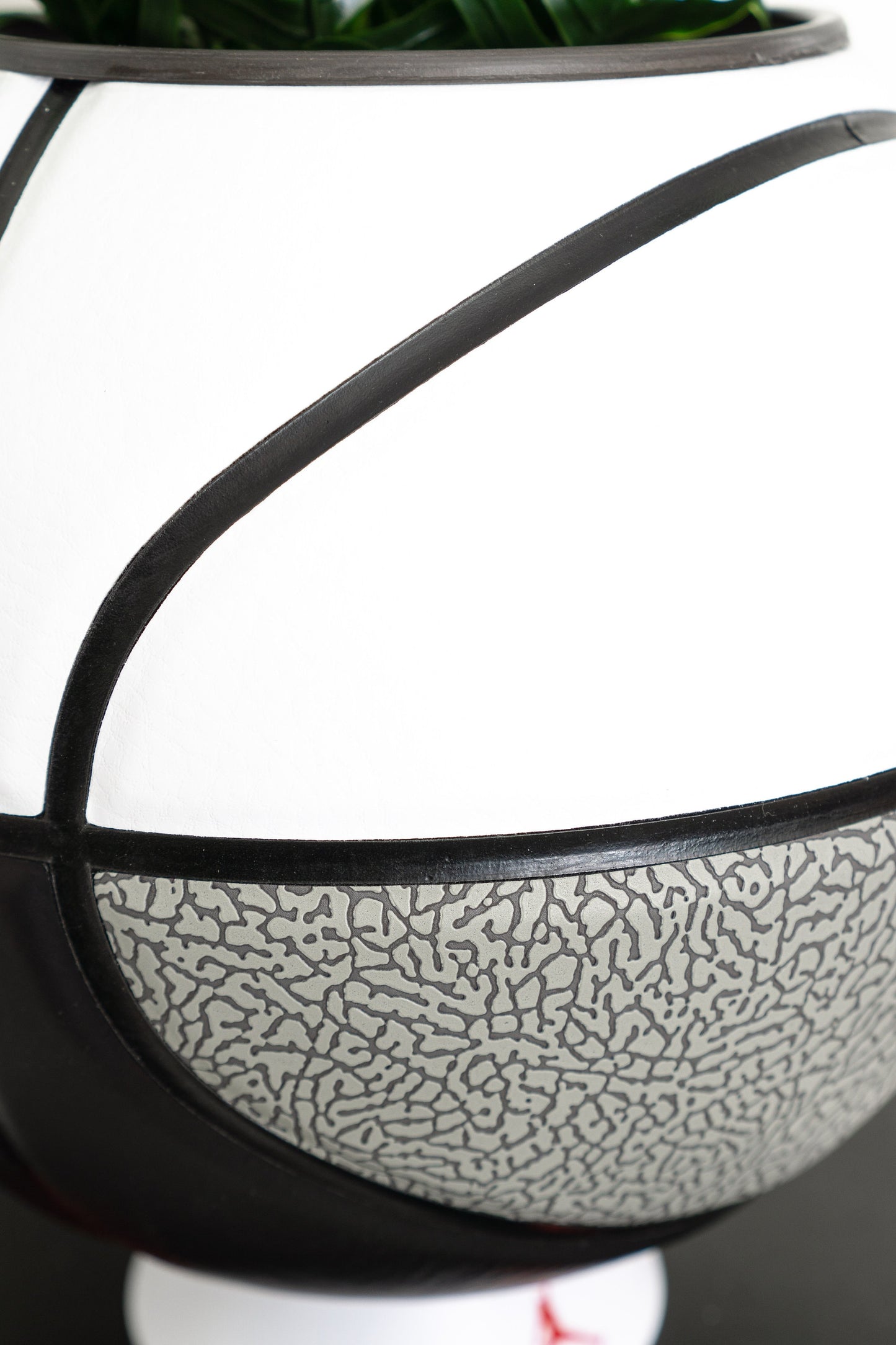 plntrs - Jordan 3 reimagined Basketball Planter FULL SIZE - new ball with stand