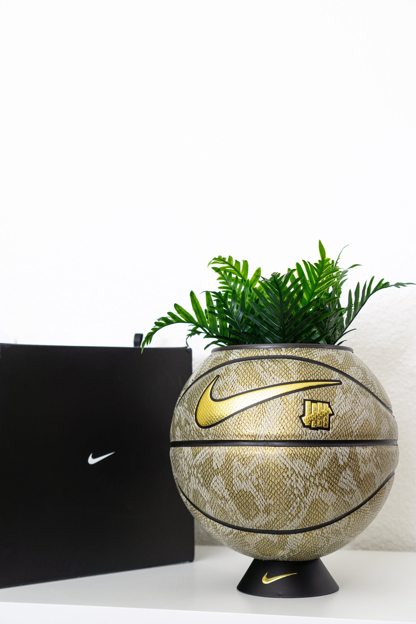 plntrs - Kobe Bryant Snake Gold Undftd x Nike Basketball Planter with stand