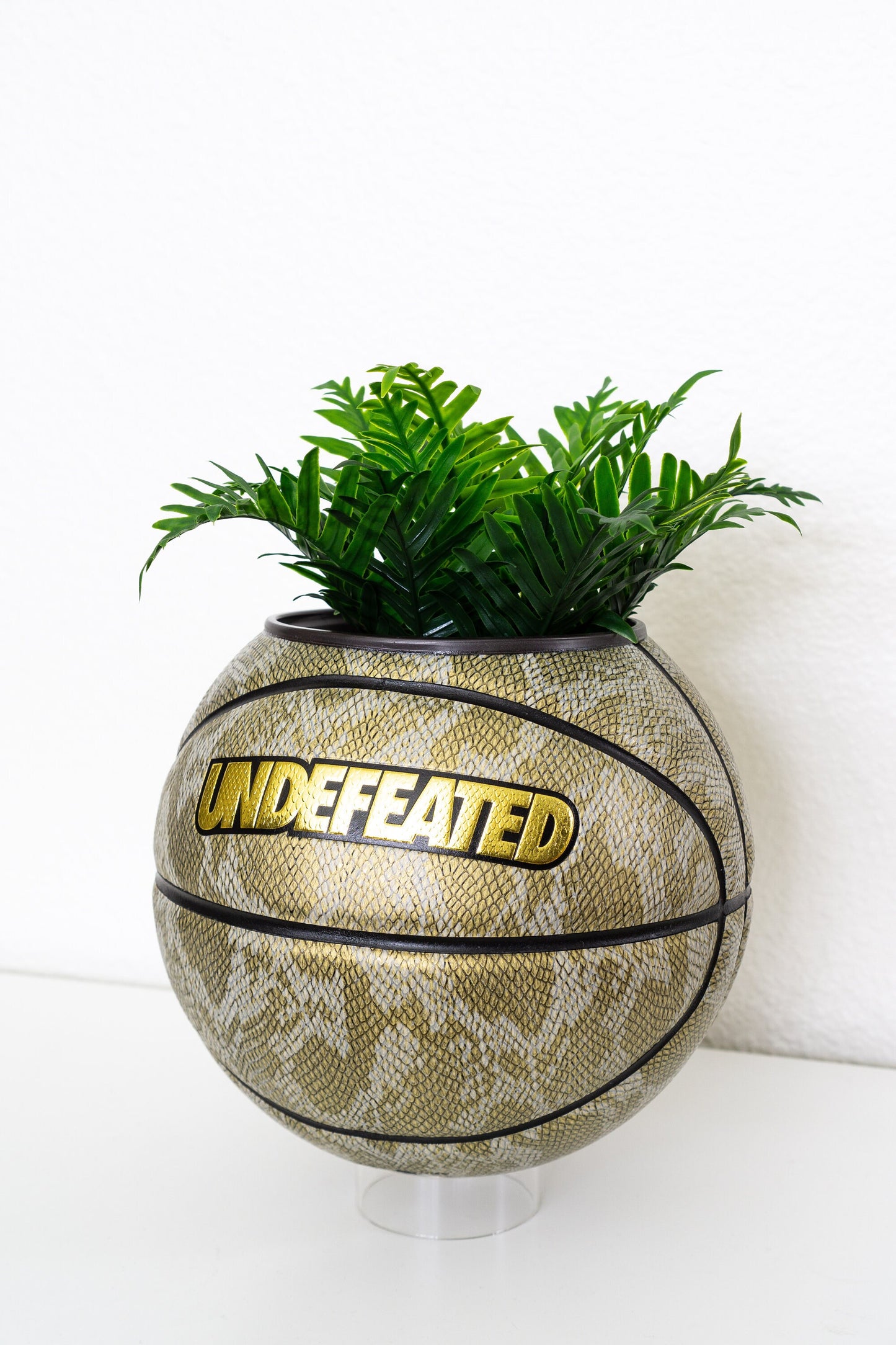 plntrs - Kobe Bryant Snake Gold Undftd x Nike Basketball Planter with stand
