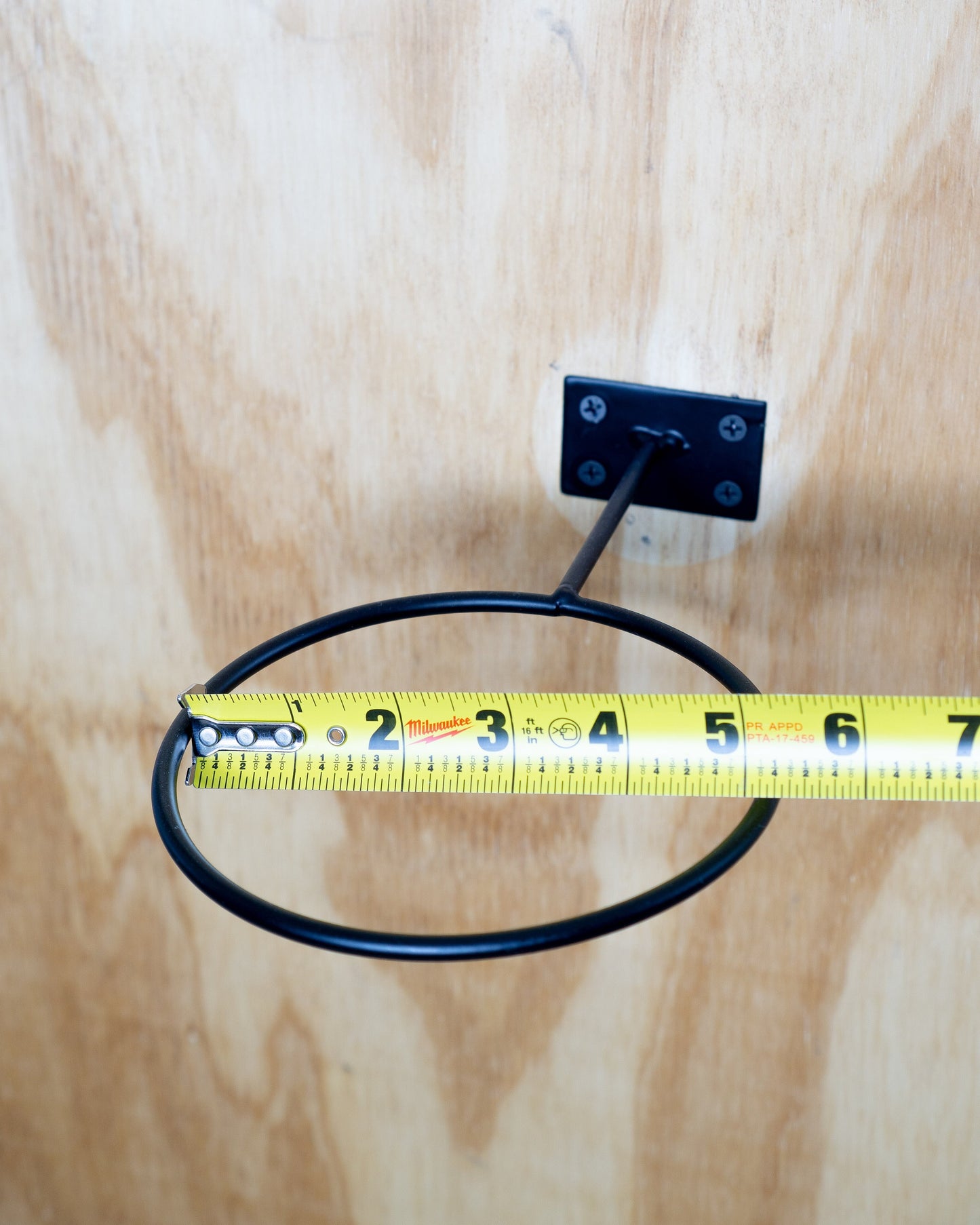 plntrs - metal ball wall mount