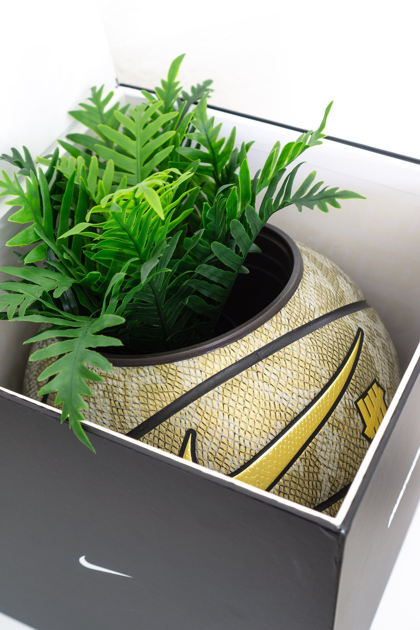 plntrs - Kobe Bryant Snake Gold Undftd x Nike Basketball Planter with stand
