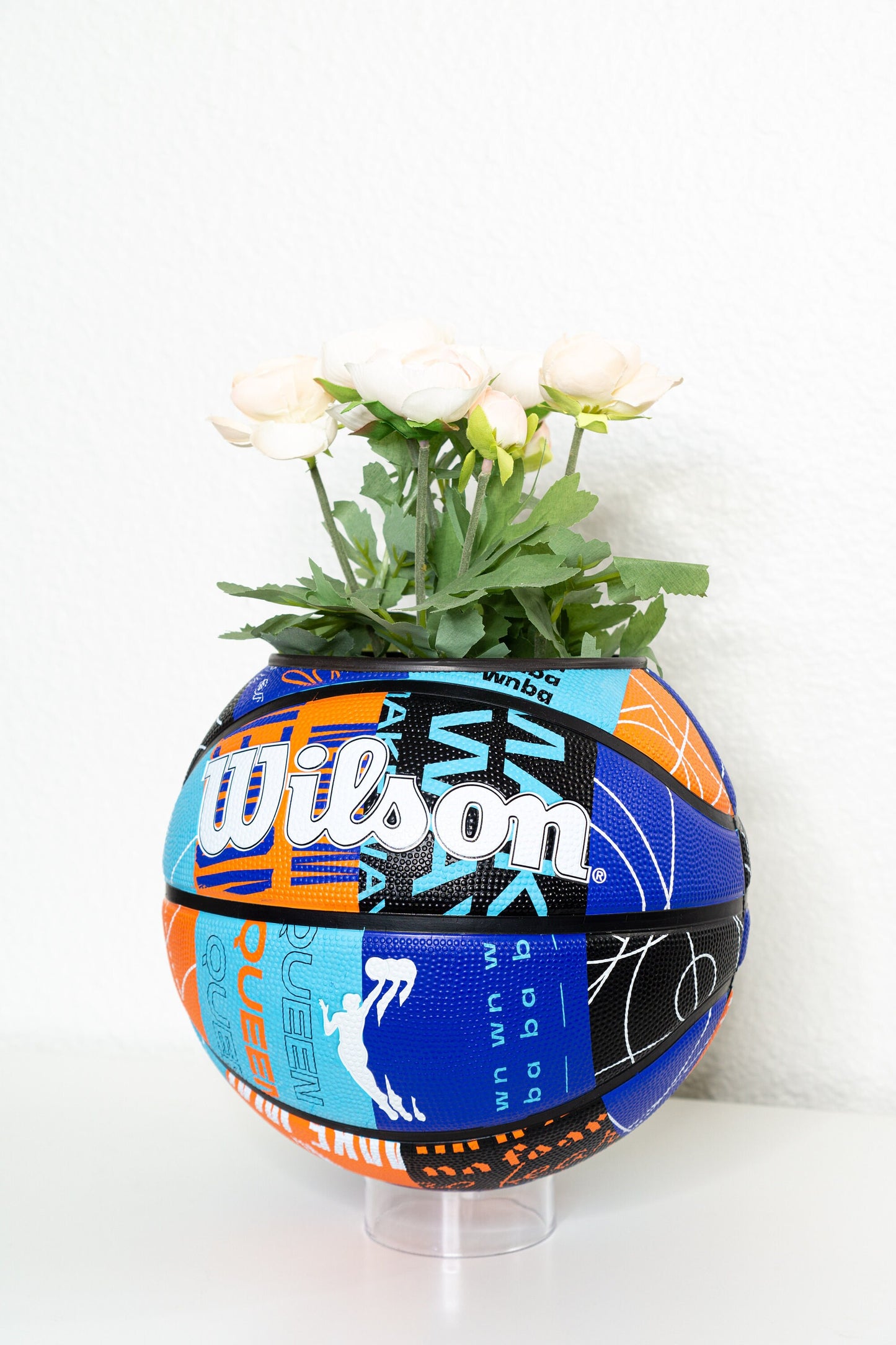 plntrs - WNBA Wilson HEIR 2.0 Basketball Planter - new ball with stand