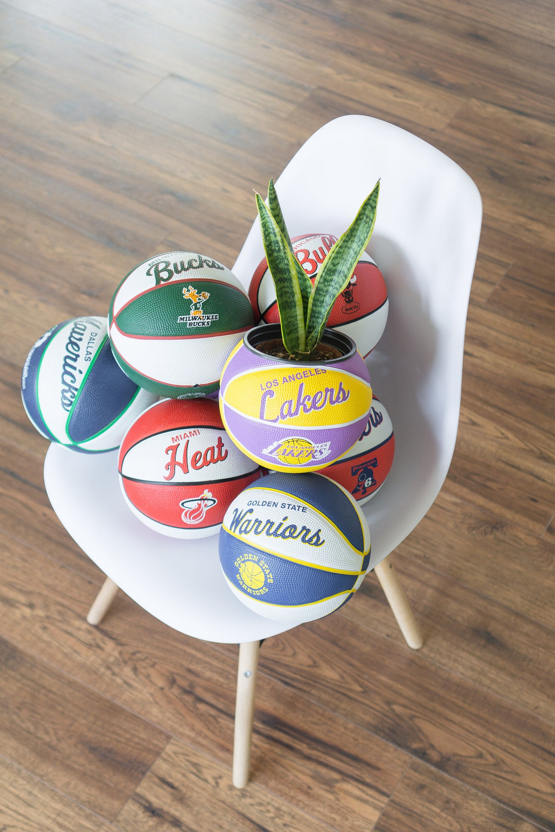 plntrs - Wilson Denver Nuggets Hardcourt Classic Mini Basketball Planter - new ball with stand