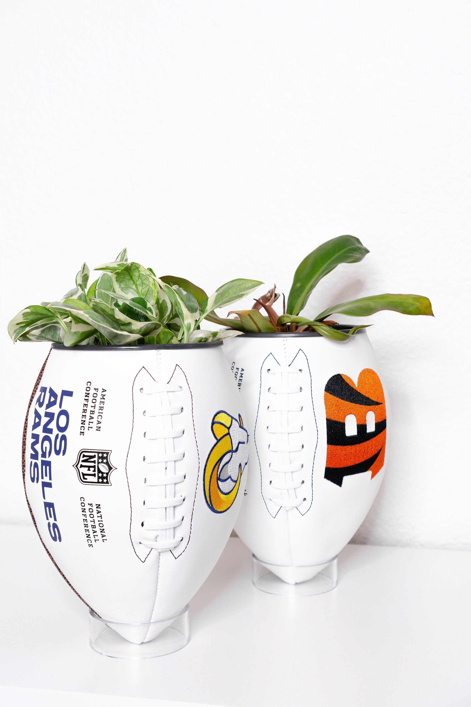 Plntrs - NFL Bengals Team deals Wilson Football planter Playoffs superbowl - with stand