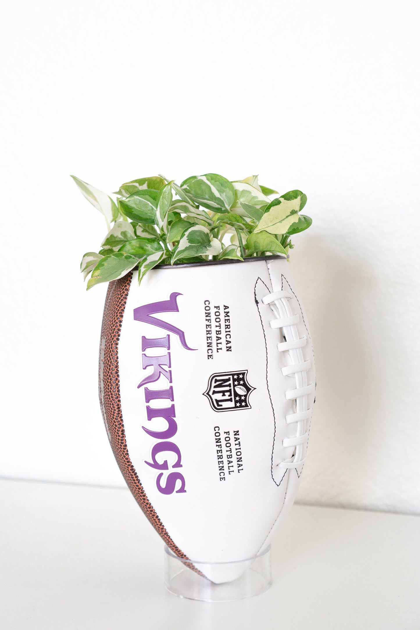 plntrs - NFL Minnesota Vikings Team Wilson Football planter Playoffs superbowl - with stand
