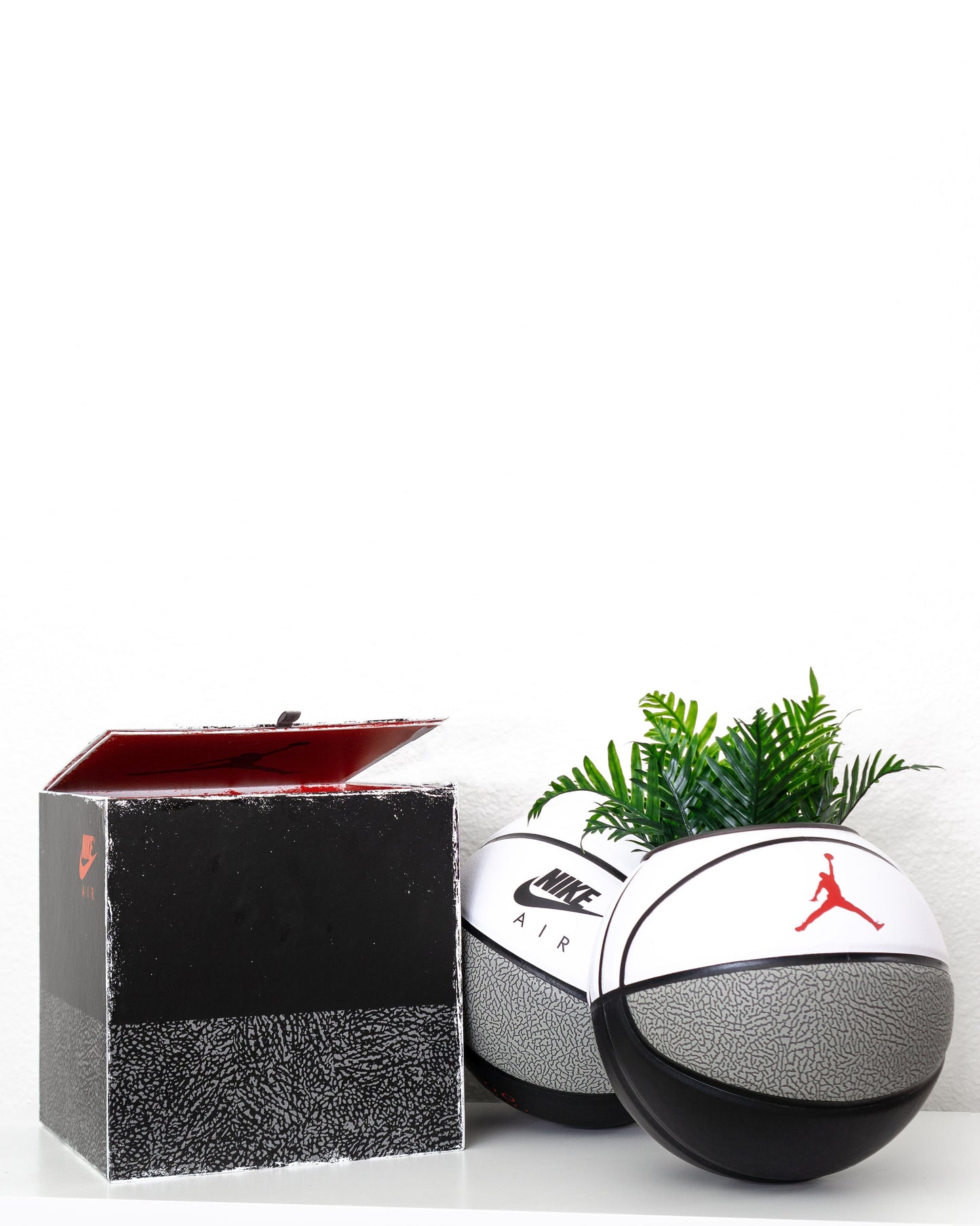 plntrs - Jordan 3 reimagined Basketball Planter FULL SIZE - new ball with stand